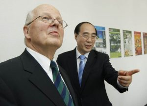 Leiter der Uni und chinesischer Botschafter im Konfuziusinstitut Heidelberg
